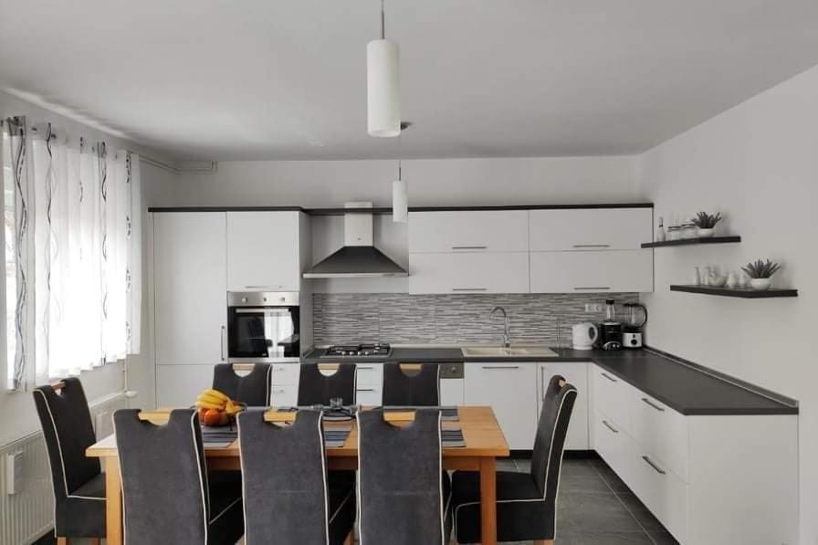 M&S&N Apartment Грабовац Екстериор снимка